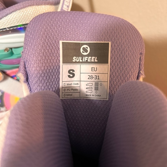 Girls Roller Skates - Rainbow Unicorn Adjustable Light up Roller Skates - Picture 5 of 10